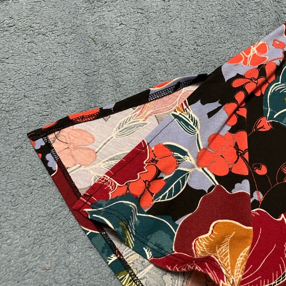 Lularoe perfect T - Picture 2 of 5